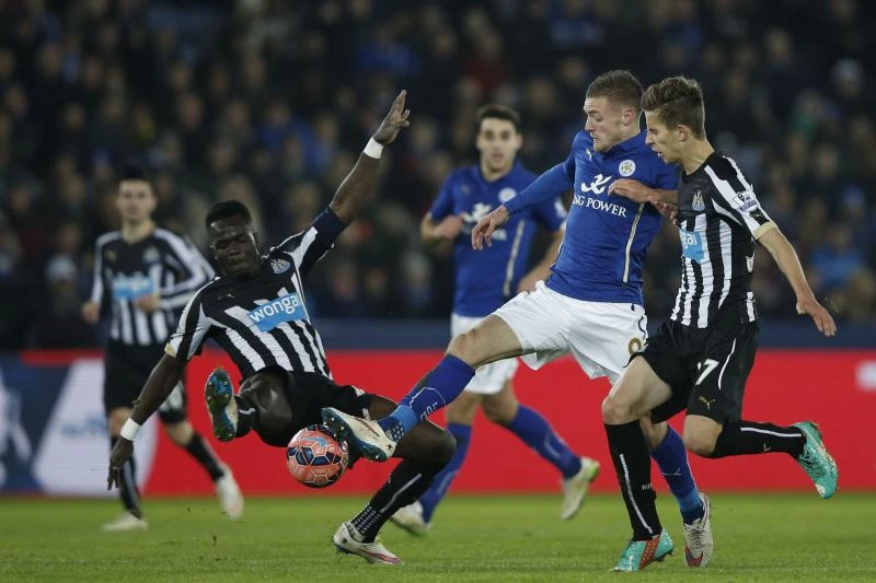 West Brom strolls on Pulis bow; Newcastle out
