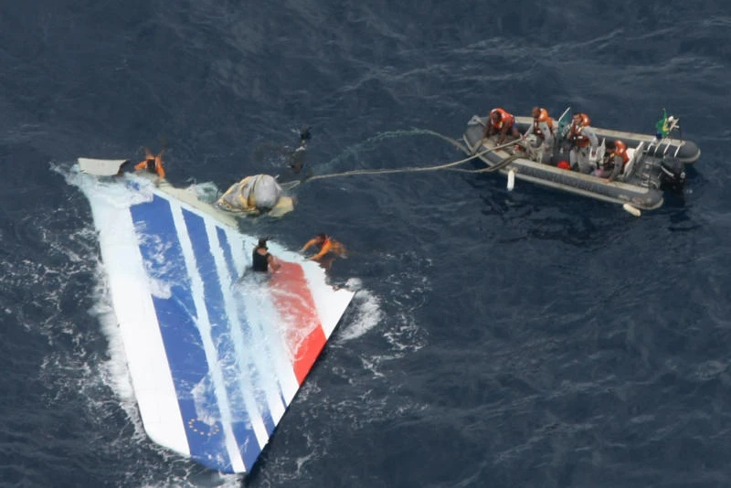 AirAsia flight has parallels with 2009 ocean crash