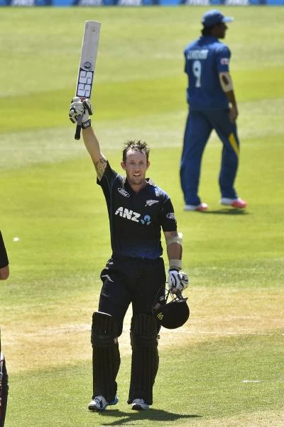 Ronchi, Elliott record stand sets up New Zealand win