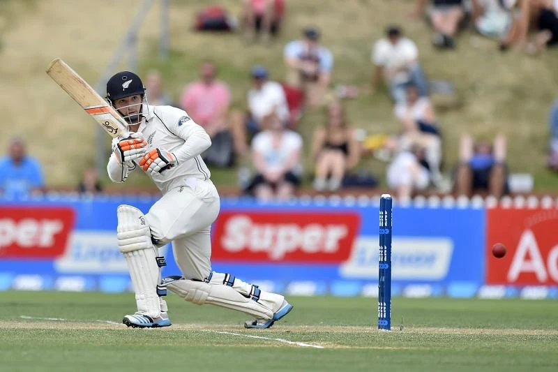 Gritty Williamson fights to keep New Zealand alive