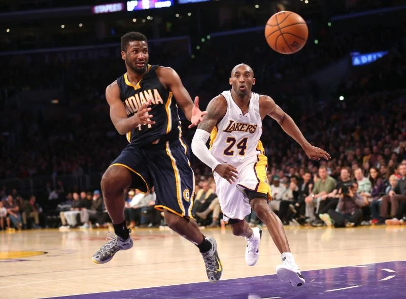 Kobe Bryant rallies Lakers past Pacers, 88-87