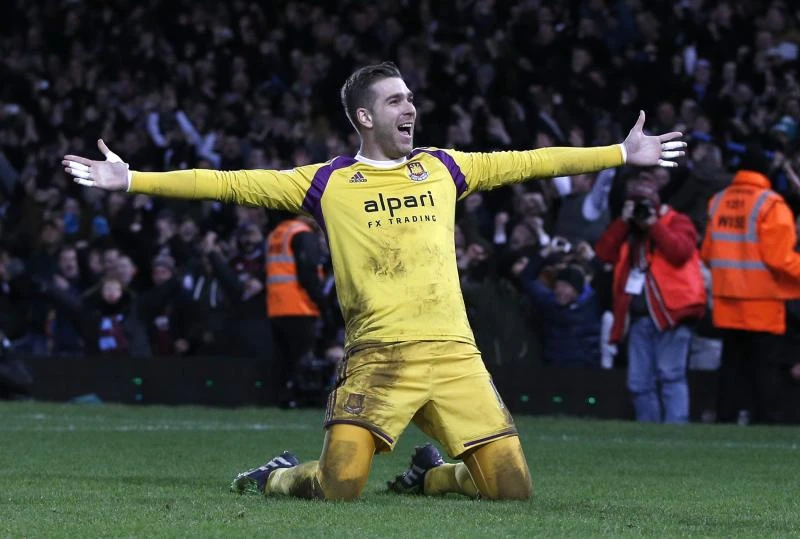 Keeper Adrian breaks Everton hearts in FA Cup thriller