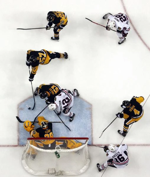Blackhawks claim shootout for rare win at Pittsburgh