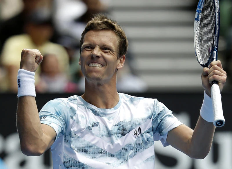 Nadal in crushing defeat as Sharapova slaps down Bouchard