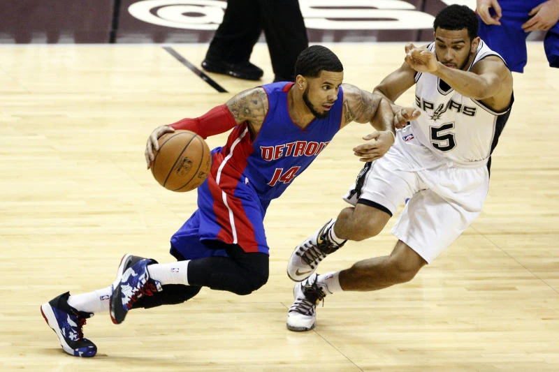 Streaking Pistons shock Spurs