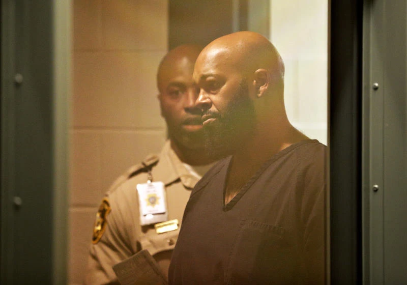 Rap Mogul Suge Knight turns self in LA hit-and-run probe