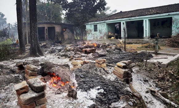 4 killed as Hindu, Muslim villagers clash in India