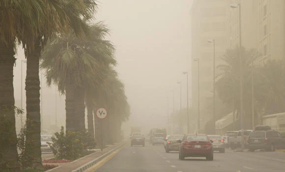 Icy weather, sandstorms hit Kingdom