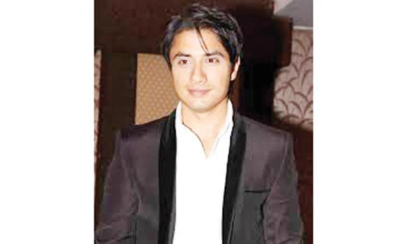 Zafar pays tribute to Peshawar attack victims