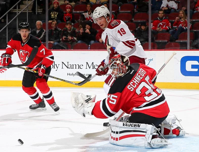 Schneider sparkles as Devils blank Coyotes 3-0