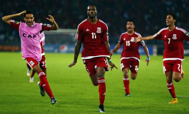Comebacks and clashes in mixed day for African game