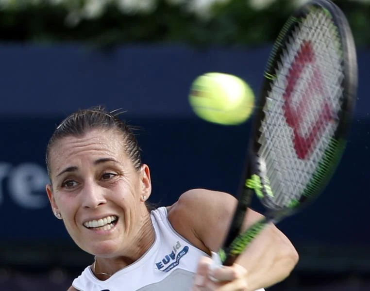 Pennetta survives 4 match points in Dubai