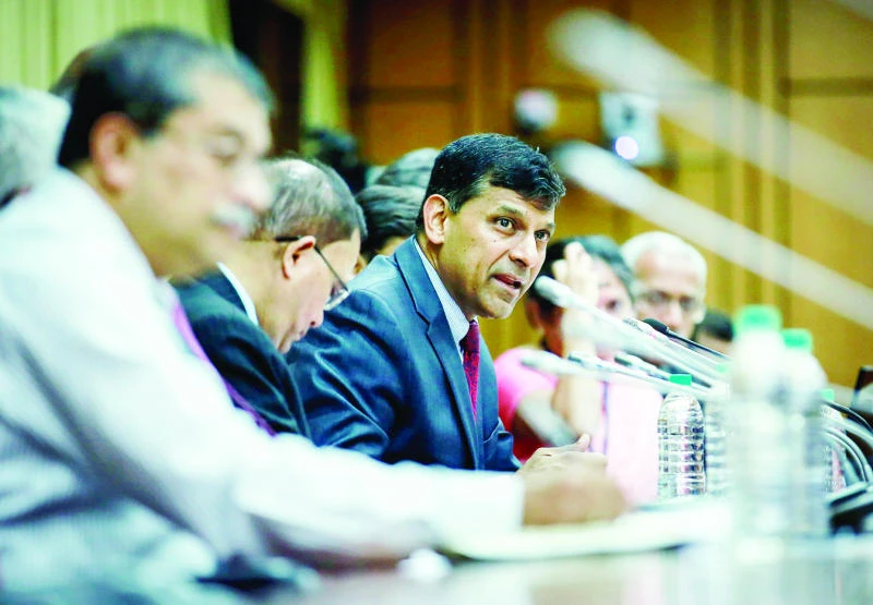Indian firms line up for low-cost bank licenses
