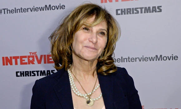 Sony boss Amy Pascal steps down