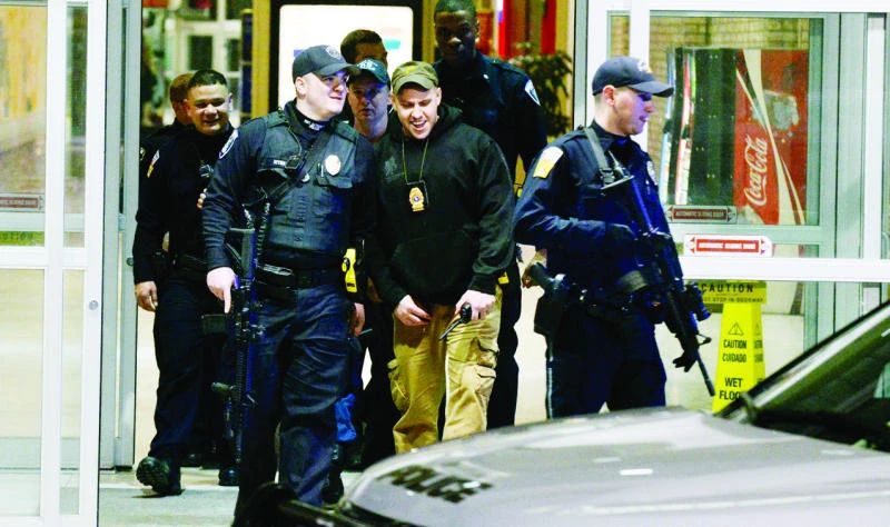 Teen arrested in US mall shooting