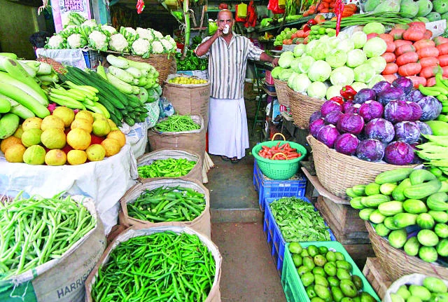 India inflation rises, industrial output growth slows