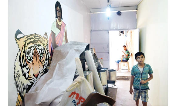 Mumbai slum holds art biennale