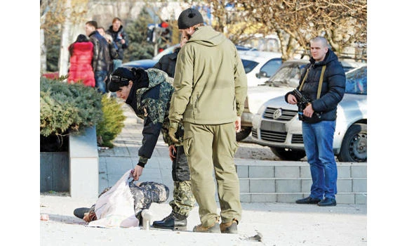 Heavy clashes erupt at Ukraine key checkpoint