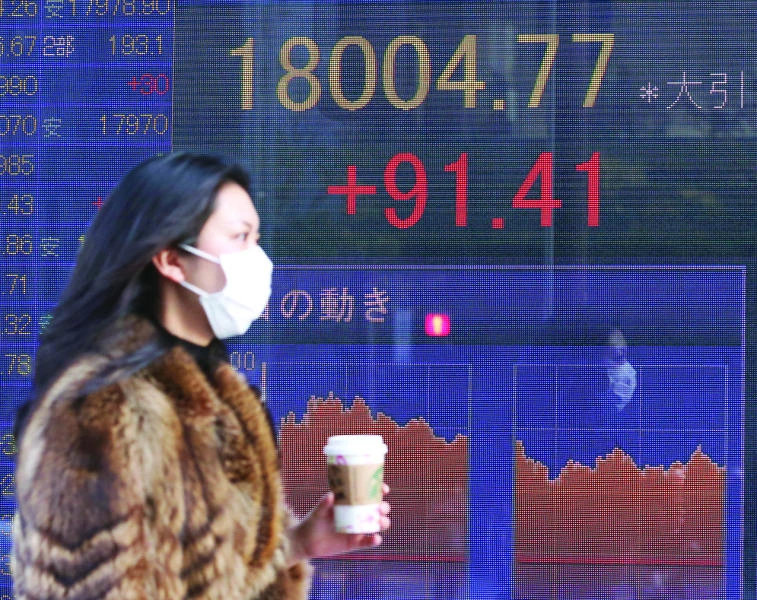Japanese economy crawls out of recession