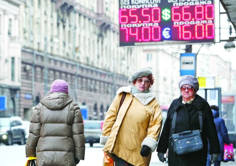Falling oil drives Russian assets lower