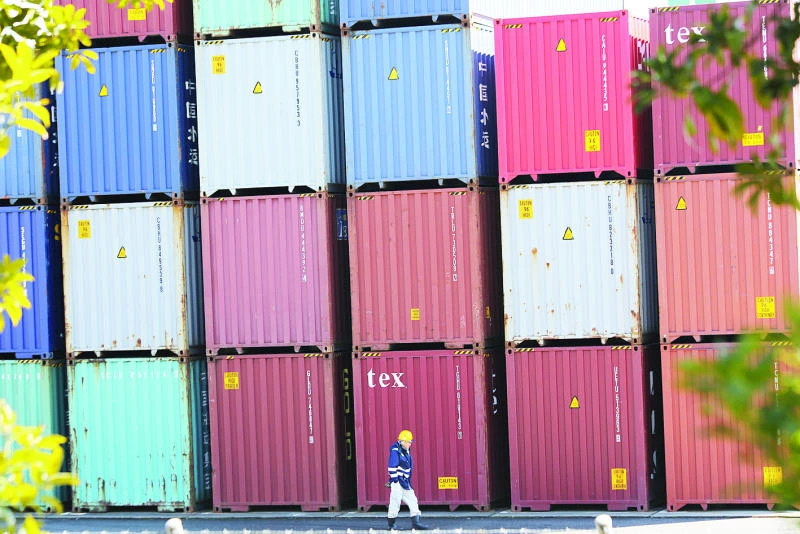 Freight shipping prices sink on oversupply, China slowdown