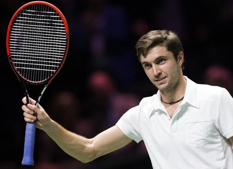 Simon stuns Murray to reach Rotterdam semis