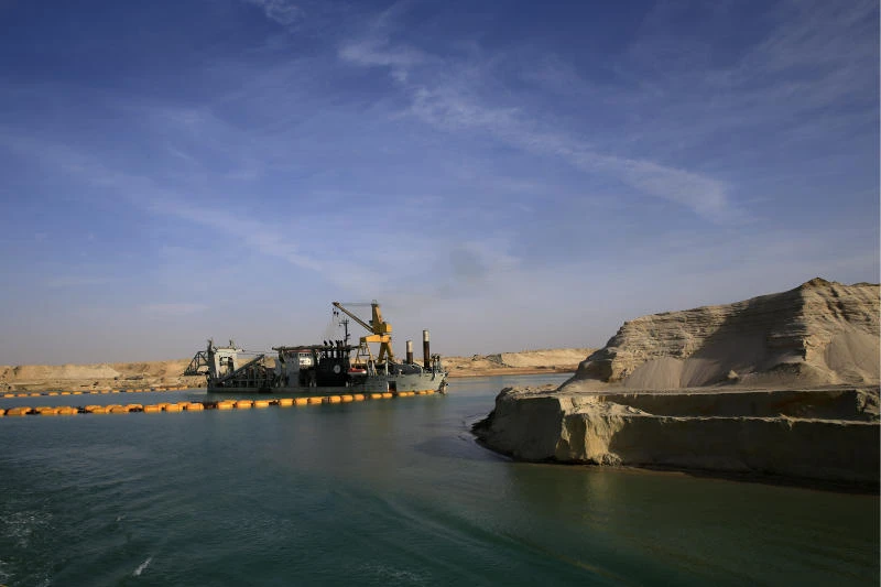 Egypt says Suez Canal project on track, tolls unchanged