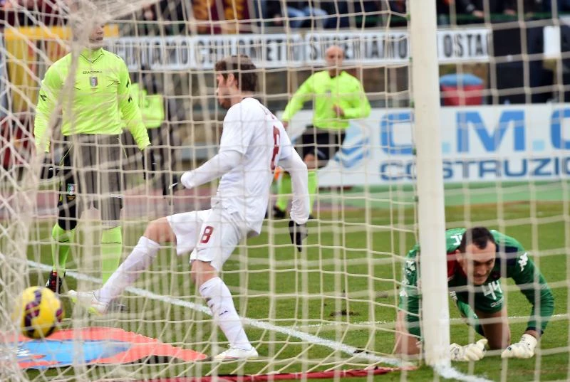Roma bounces back with 2-1 victory at Cagliari