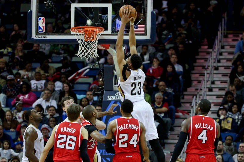 Pelicans halt Hawks' 19-game winning streak