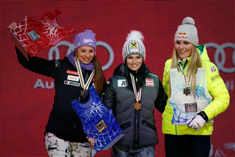 Fenninger wins super-G at worlds; Lindsey Vonn 3rd
