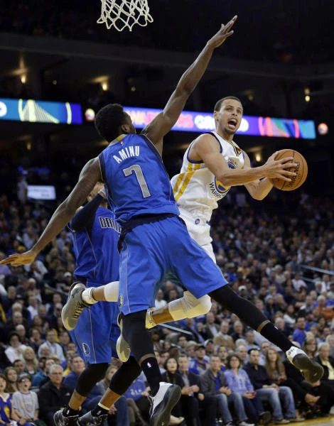 Curry’s 51 points lead Warriors past Mavericks