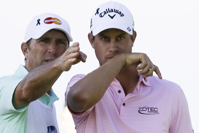 English sets pace, Mickelson and big names head home