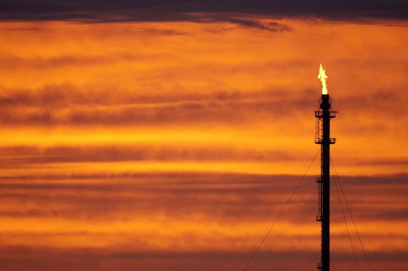 Oil tops $60 for first time in 2015