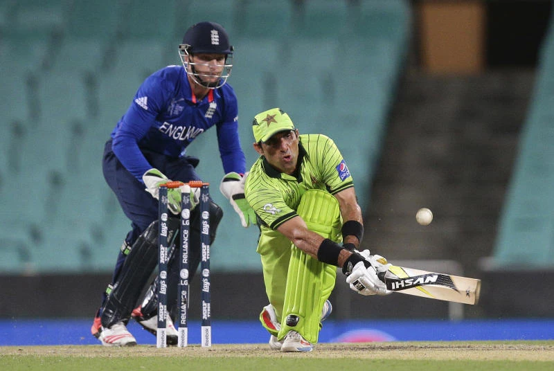 Cricket: Misbah leads Pakistan to victory over England