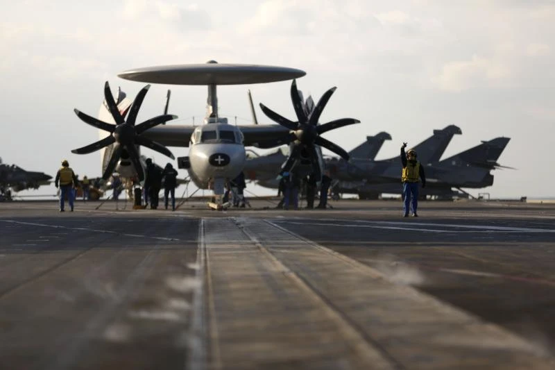 France deploys aircraft carrier in Gulf for IS fight