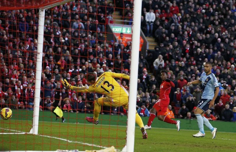 Sturridge scores on comeback as Liverpool beat West Ham