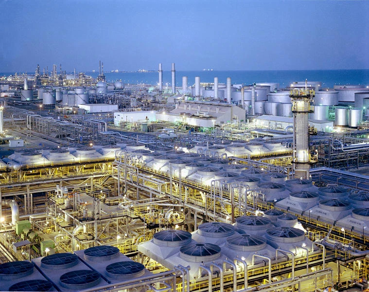 Al-Naimi discusses oil market with Russian, Algerian officials