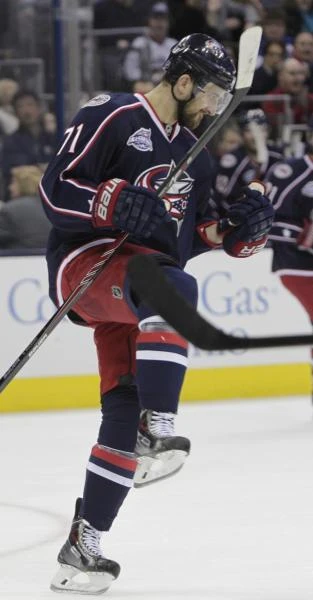 Foligno stars as Jackets whip Blues 7-1