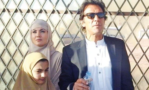 Imran Khan prays at Prophet’s Mosque