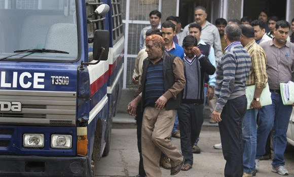 Indian police hold company officials over oil ministry leaks