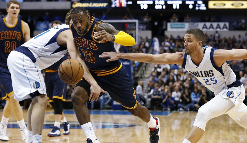LeBron powers Cavs to biggest-ever rout of Mavs