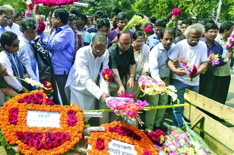 Bangladesh pays tribute to slain US blogger