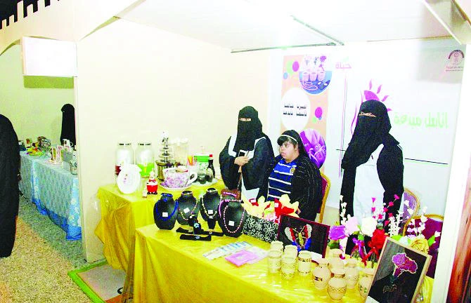 Al-Ahsa exhibition showcases productive families at work
