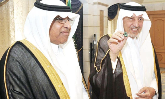 Makkah governor stresses key role of universities