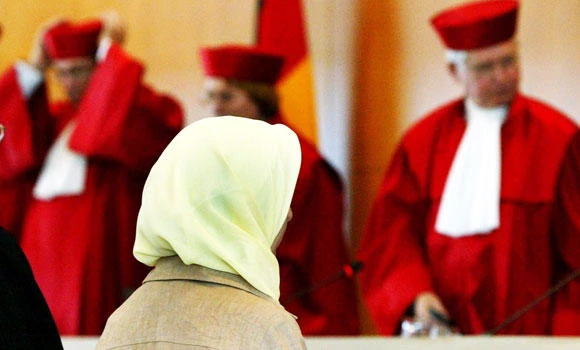 German court overturns headscarf ban for teachers