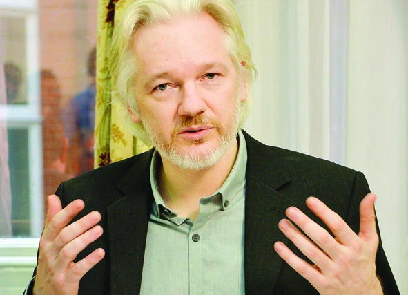 Sweden to question Assange in UK