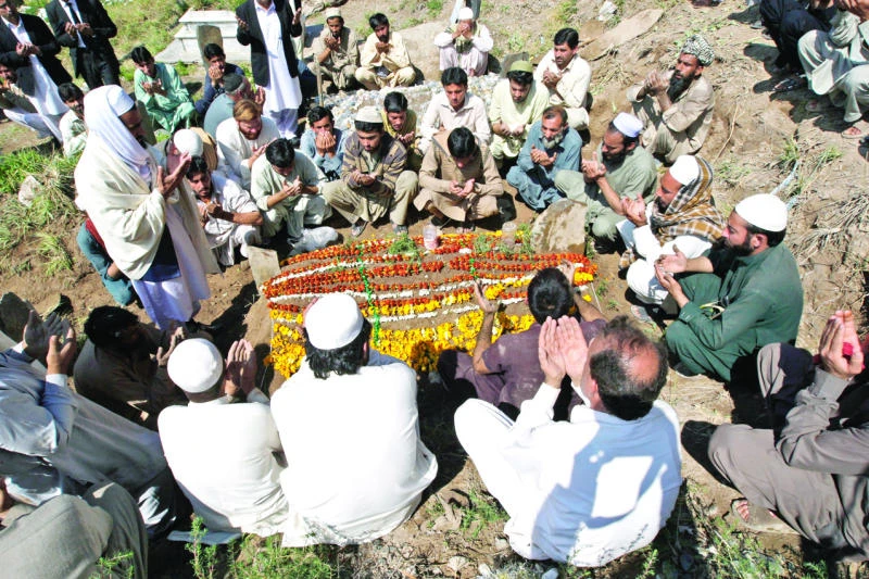 Pakistan kills 34 militants in airstrikes