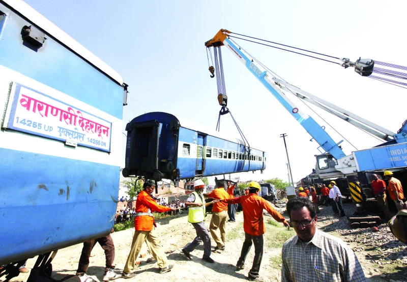 Train derails in India; 32 dead, dozens injured