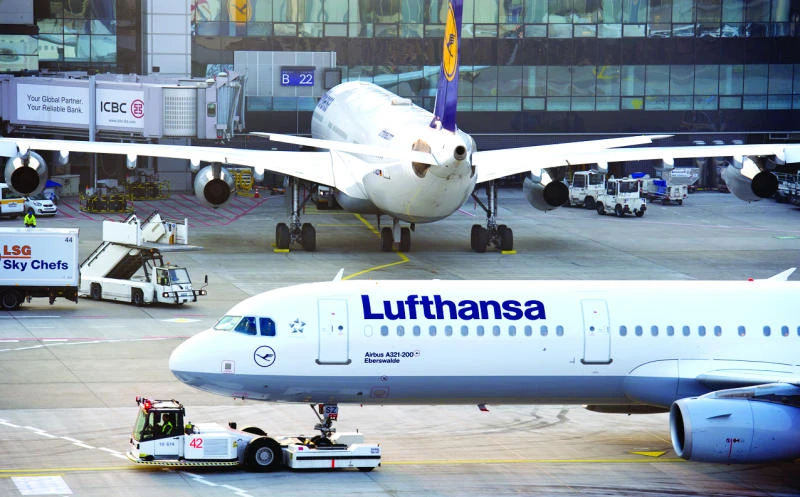Strike continues to ground half of Lufthansa's flights