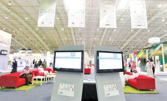 100,000 visit online job exhibition